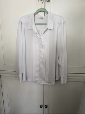 Like new! Calvin Klein White Blouse